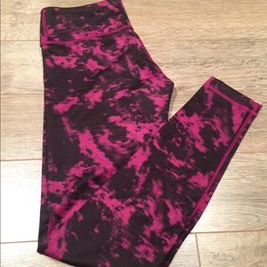 Lululemon Wunder Under pants Breezie Regal size 8